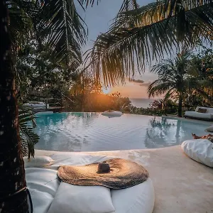 https://la-cabane.ubudhotelsnow.com